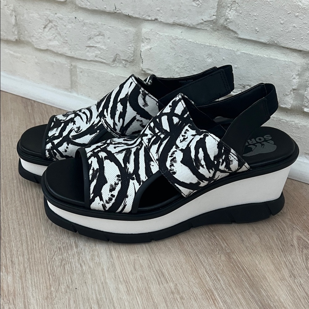 Sorel Black and White Patterned Platform Sandals